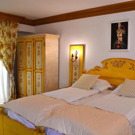 Casa Comana Boutique Hotel ブカレスト エクステリア 写真