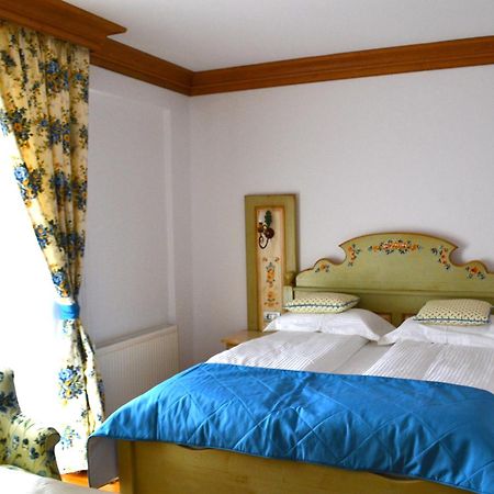 Casa Comana Boutique Hotel ブカレスト エクステリア 写真