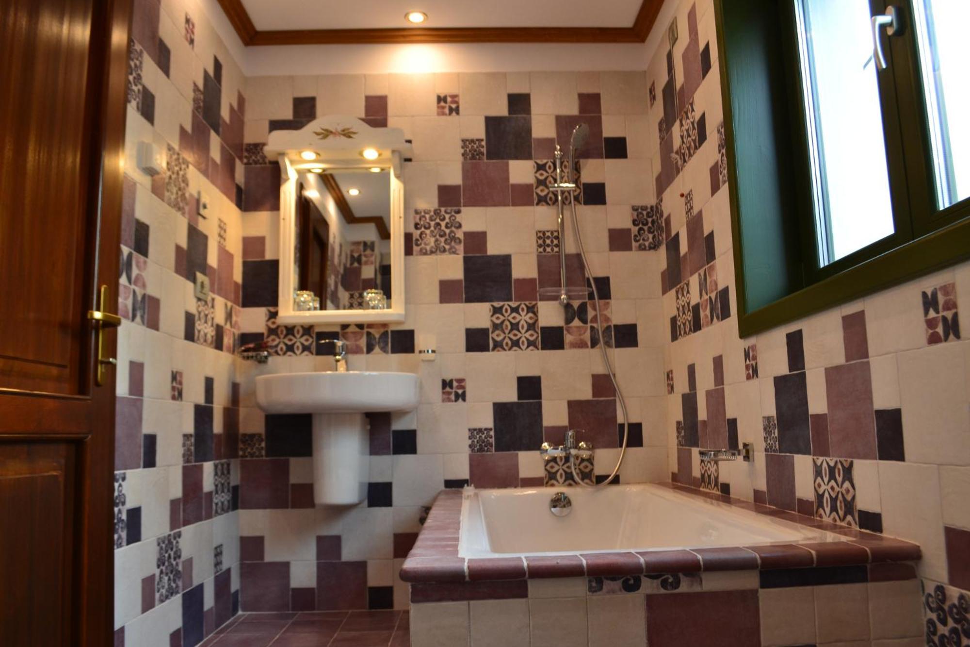 Casa Comana Boutique Hotel ブカレスト エクステリア 写真