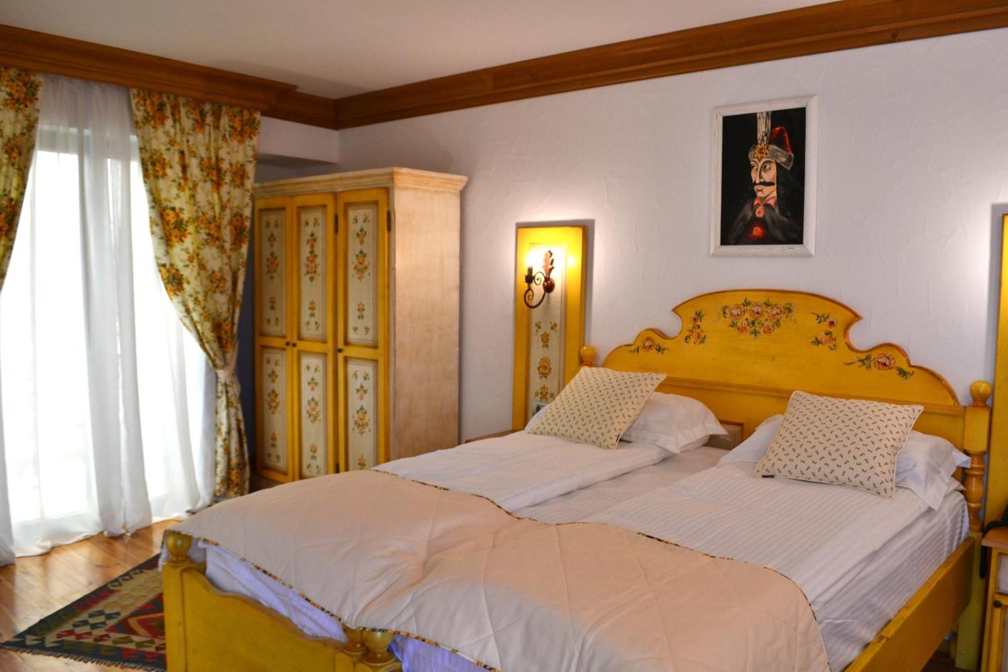 Casa Comana Boutique Hotel ブカレスト エクステリア 写真