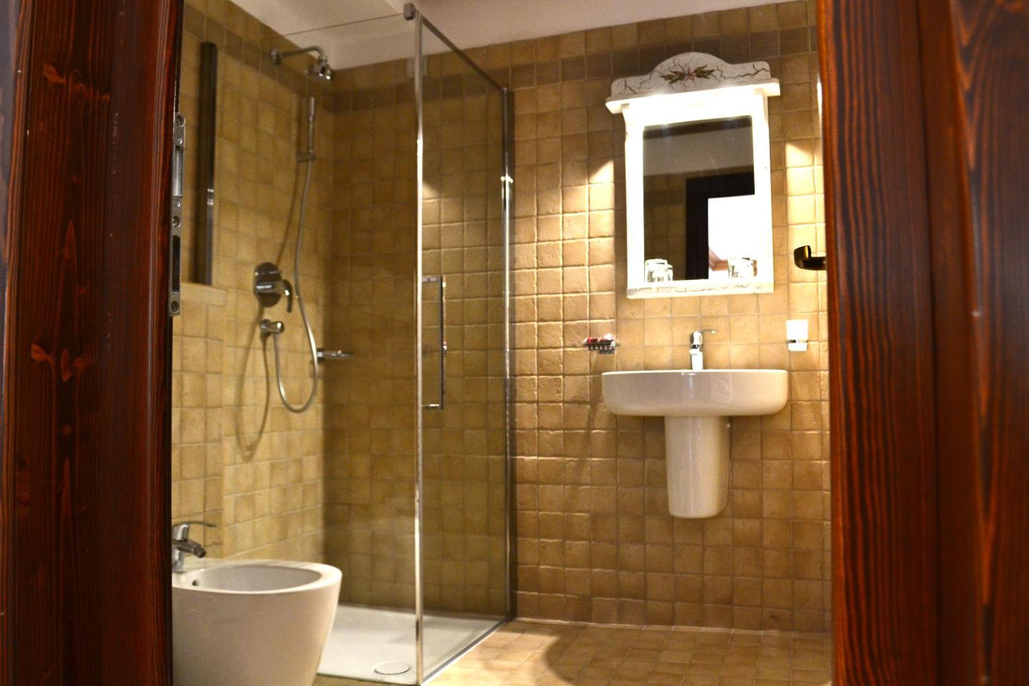 Casa Comana Boutique Hotel ブカレスト エクステリア 写真