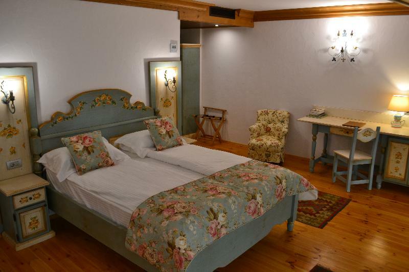 Casa Comana Boutique Hotel ブカレスト エクステリア 写真